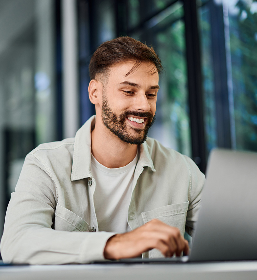guy-with-laptop